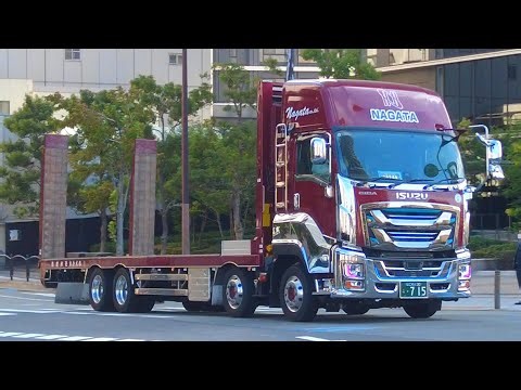 Isuzu truck crossing the Dojima Bridge in Osaka