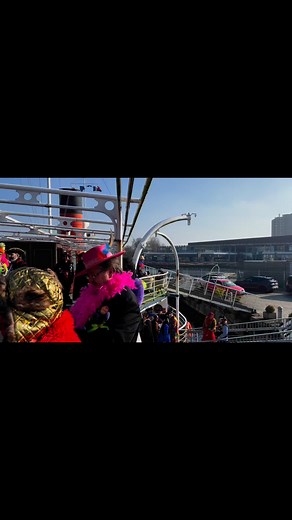 Depuis 3 jours, t’es déguisé… 🎭🥳 | Princess Elizabeth Restaurant