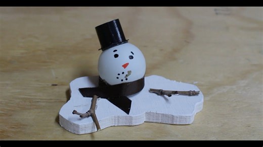 Adorable Wooden Snowman You Can DIY