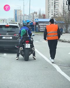 139K views · 605 reactions | Truck driver's kind gesture at traffic light | Tips & Tricks | Facebook