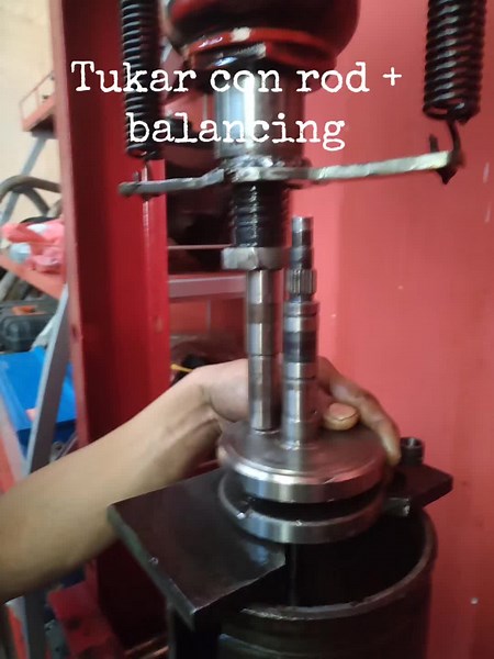 Tukar con rod balancing #overhaul #engine #kuchingsarawak