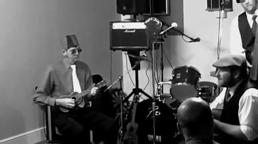 尤克里里演奏吉普赛爵士乐 Minor Swing Jim 'Django' Gritt (Gypsy Jazz Ukulele)