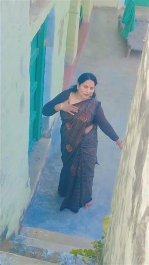 My heart starts pounding after seeing you #hindisong #dance #funnyvideo #viralvideo