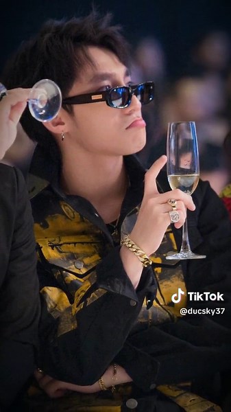 Sơn Tùng M-TP năm 2018 đỉnh cao của nhan sắc! #sontungmtp #ducsky37