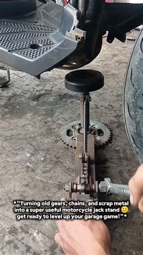 DIY Motorcycle Jack Stand from Old Gears Scrap Metal #ScrapMetalProject #MotorcycleLift #GarageHacks
