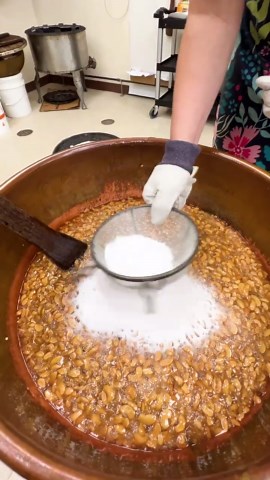 Our Famous Cashew Brittle