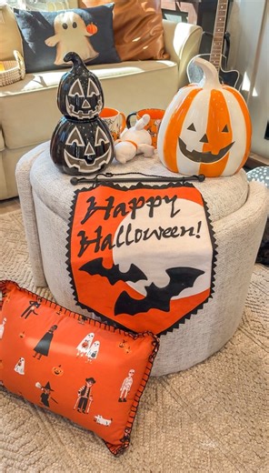 Decorating the Rv for Halloween 🎃 #rvlife #decoratewithme #rvliving #halloweendecor #fyp | Carlos Dia