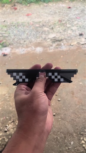 22 Pesos Thug Life Sunshades - Affordable Style