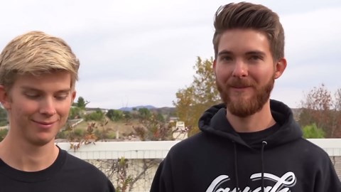 Customizing Apocalypse Survival Weapons with Hydro Dipping!