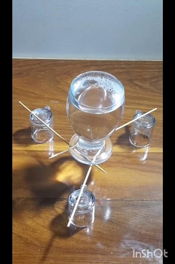 Impossible Pyramid🤯:Floating Glass Trick😎:#ScienceMagic#WaterTrick#PhysicsHack#MindBlowing#Shorts