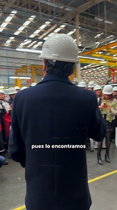 Logramos ensamblar el primer bus biarticulado eléctrico en Colombia. Se articuló una empresa japonesa, una China e ingenieros y trabajadores colombianos y se hizo en la planta de Cota. Cuando fui alcalde no se conseguían en el mundo, ahora los hacemos nosotros. Seremos vanguardia de la producción de vehículos eléctricos en América Latina y lograremos exportar. | Gustavo Petro