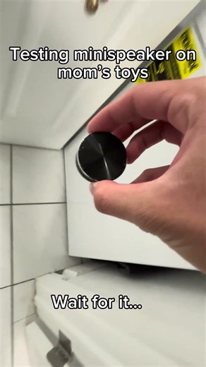 Turning random objects into speakers 🔊 #minispeaker #gadgettest #techfinds #doesitwork