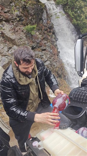 Road Service 3 Volvo D13 adding coolant after def doser lines replacement #coolant #defdoser #truck