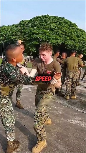 US 🇺🇸 and Phillipines🇵🇭 soldiers secret knife combat techniques