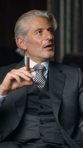A Warm Welcome #kirbyallison #fyp #davidoffoflondon #henrypoole #savilerow #tradition #bespokesuits