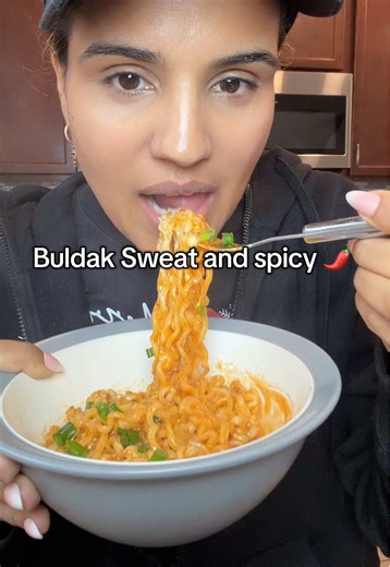Spicy Buldak Ramen Recipe: A Flavorful Stir Fry