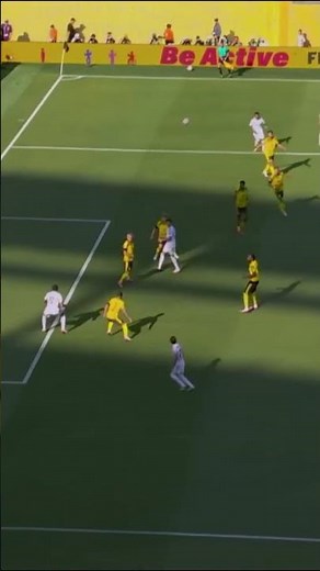 How Mbappé Scored That Insane Bicycle Kick from a Mad Cross