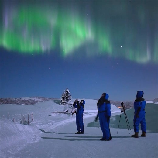 223K views · 10K reactions | Strong auroras can be filmed with a mobile phone - Imagine doing this 浪 | Aurora Borealis Observatory | Facebook