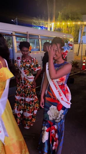 The queen contestants getting in their bus 🚌 to head back to their hotel 😎 after day one of the 2025 hibiscus festival | Fiji One