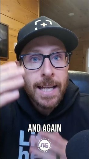 Hike Better & Look Good: Reverse Lunges Are Your Secret Weapon!