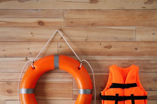Essential Boat Safety Equipment ( Checklist)