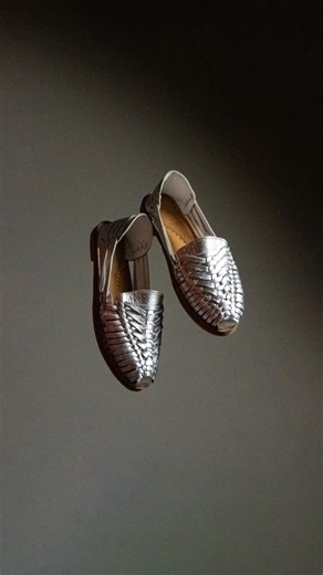 The DEFINITE way of wearing your SAAZ, the RIGHT way! Leather footwear requires breaking into them, this is why we make our footwear snug. This allows them to take the shape of your feet. And here’s how you should wear them for guaranteed comfort. #inmysaaz #slowfashion #footwear #madeinpakistan #sâazbyaleenamohsin | SAAZ