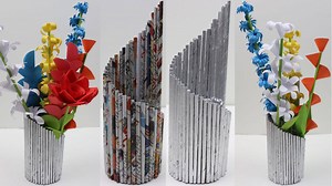 How to make a Flower Vase with wasted newspaper and plastic bottle materials. #DIY #BestOutOfWaste #FlowerVase #Newspaper | Ezzy Crafts DIY