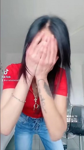 Introducing the "Vita Wear Smar tBa nd," a next-generation wearable gadget