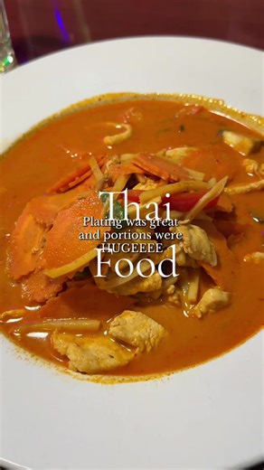 Things to do UIUC | Part 4 stay to the end to watch us DEMOLISH 💀That sticky rice was really good still thinking about it #thaifood #uiuc #asianfood #restaurantrecommendations #champaign @Aritzia top @FRAME BRAND jeans @Ralph Lauren bag