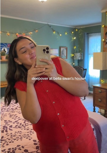 not me watching twighlight for the first time in the twighlight house 😙#bellaswanhouse #bellaswan #twightlight #twighlighthouse #swanhouse