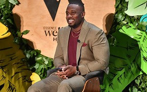 Derrick Jaxn Divorces His Long-Suffering Wife Da'Naia Jackson After He's Pictured Partying In Miami With Mystery Woman