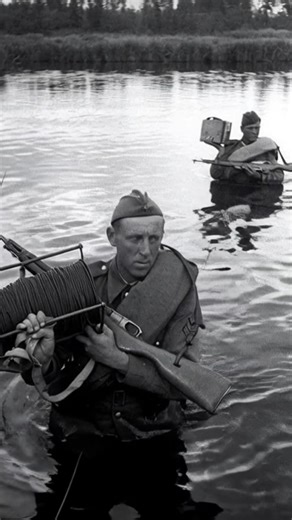 Soviet Union soldiers in water during World War in 1942