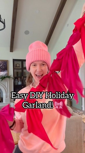 DIY Bow Garland but make it MULTIPURPOSE! Comment BOW and I’ll send you all the materials I used to make this beautiful garland for the holidays! And no glue means you can reuse these inexpensive hair bows for a myriad of other things, including your hair! We love a multipurpose craft! 🎄🙌🏼 . . . #homedecor #diy #christmasdecor #christmas #christmasdiy #diychristmas #christmascrafts #easycrafts #diygarland #holidayseason #holidaycrafts #christmasgarland #christmasmantel #manteldecor #christmas
