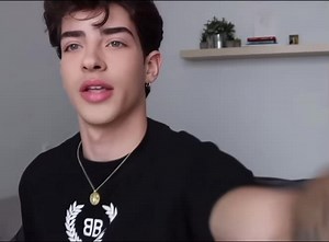Manu Ríos Cover: Un Talento Musical Revelador
