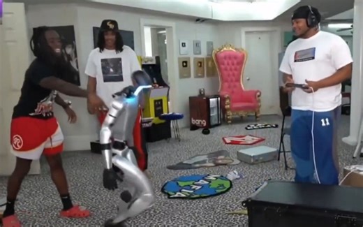 "A villain is being created": Netizens divided by Kai Cenat "bullying" a $70k humanoid robot