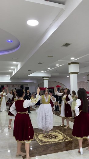 Kanagjegji i Marigonës ❤️. #fyp #fyppppppppppppppppppppppp #nuse #veshjekombetare #nataekanes #kanagjegji #defatore #defatoret #dasma #ditaegrave #defa #valltarperdasma #defatoretshqiptare #albanianweddings #dimija #dallama #marrjaenuses #percjelljaenuses #albanianwedding #nuserugove #tupana #v #vajzatshqiptare #shqiptar #traditatshqipetare #veshjetradicionaleshqiptare❤️❤️ #kenge_shqip_ #kengemedefa #🇦🇱🇽🇰