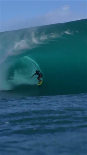 🔴(NOT A.I.) MASSIVE SLAB AT TEAHUPO'O
