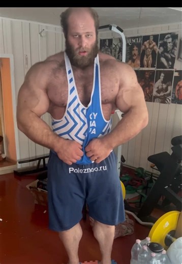 Trying to grow bigger shoulders. - Code: SMAEV1 for all @BuckedUp supplements! - #andreysmaev #gymmotivation #bodybuilding #weightlifting #fitness