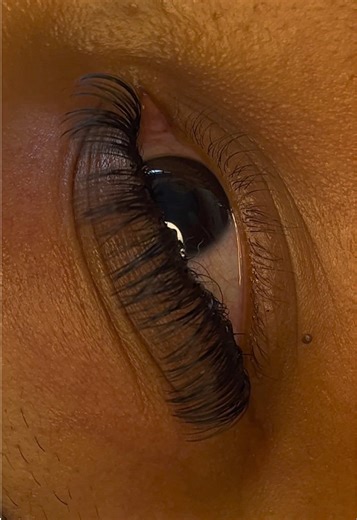 Master Hybrid Lashes: A Complete Tutorial for Beginners