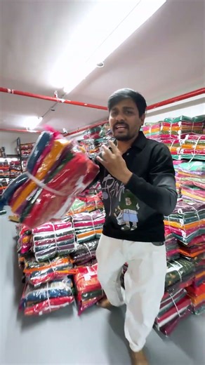 ఇంట్లో కూర్చొని బ్లౌజ్ వ్యాపారం | Wholesale Blouse Market Hyderabad | Madina Blouse Market #shorts