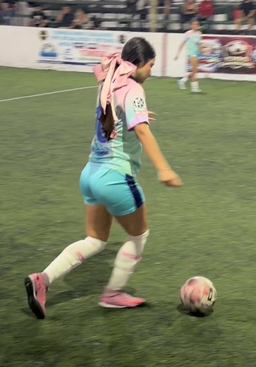 No me dejen pateaaar🎀⚽️