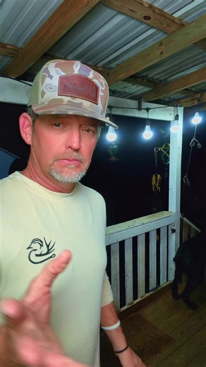 DEBAOBULB Rechargeable Emergency Light Bulbs Battery Powered LED Light Bulb 6000K Daylight E26 120 Volt 9W 60W Equivalent with 1200mAh for Home Power Outage Camping Hurricane