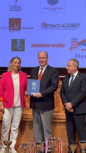Prince Albert II presented the first-place trophies at the Monaco Underwater Photography Competition on September 7th, recognising winners of the 20th National Contest and 2nd International Challenge. The ceremony at the Oceanographic Museum of Monaco celebrated both local and international photographers for their striking images of Mediterranean marine life. Read more at www.monacolife.net 📸Kyriaki Topalidou #monaco #monacolife #foryou #underwater #princealbertii #photography #awards | Monaco 