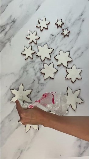 Make a Stunning #gingerbread Christmas Tree with Star Cutters!