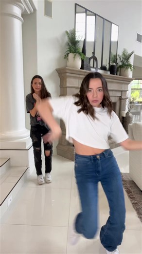 Dance! 💃 🪸🪼