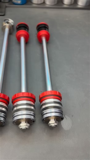 Custom Red and Black King Shocks - These 10 year old King 2.5 shocks came to us for a full overhaul! Cerekote Bodies - Fresh Anodising going for that custom Red finish! Mikes Shicks can customise any of your shocks to suit your individual style! support@mikesshocks.com #mikesshocks #mikesshockshop #custom #shockdivision #shockrestoration #cerekote #anodised #kingshocks #nothingrideslikeaking #shockrebuild #automotive #mechanical #customautomotive | Mikes Shock Shop
