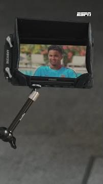 Justin Kluivert moet lachen als hij zijn zelfverzekerde jongere versie ziet 🔙