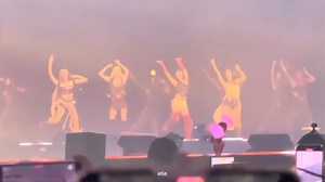 89K views · 3.7K reactions | BLACKPINK - 'JUMP' Live | 'Deadline World Tour' | Ella | Facebook
