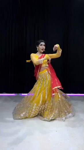 Param Sundari🔥 | Bollywood Dance Video | Muskan Kalra #shorts