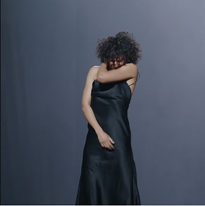 469 reactions · 92 shares | #LUMIERESUR Dans les coulisses du ballet "Pit" de Bobbi Jene Smith et Or Schraiber au Palais Garnier jusqu'au 30 mars. Les chorégraphes mettent en scène la rencontre avec l’autre, à la fois physique et émotionnelle. bit.ly/40loPJT Avec le soutien du Cercle Noverre. | Opéra national de Paris | Facebook